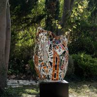 Eclosion 2026 Acier soudé peint - 125 x 95 x 75 cm - Pièce unique (Collection privée)